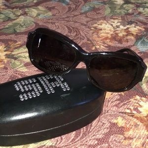 Beautiful sunglasses 🕶🌸